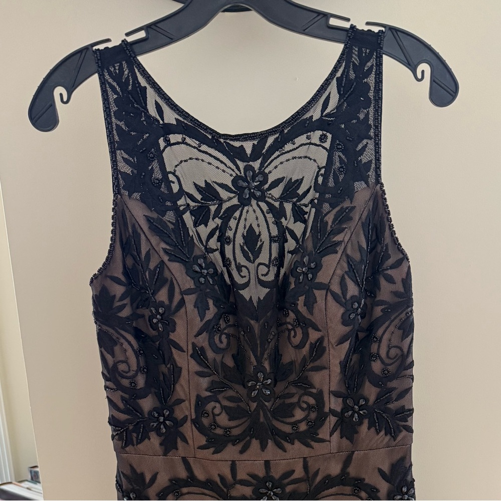 Sur Wong Elegant Black Lace Mini Dress with Sequins Low Back